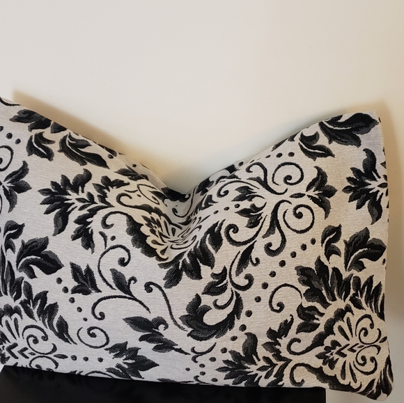 Black &White Upholstery Accent Throw Pillow Cover Elegant Print 26"×16". - Picture 2 of 7